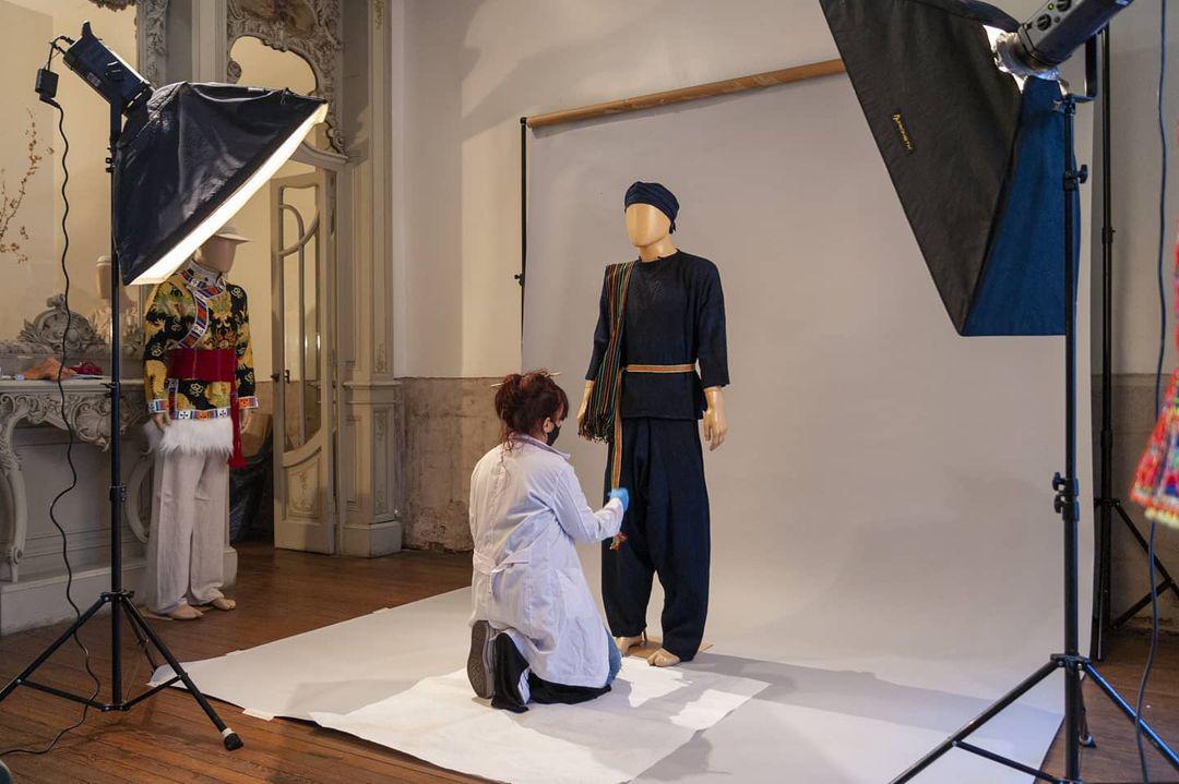 Muestra de trajes de minorias etnicas China de Museo Traje BA 2