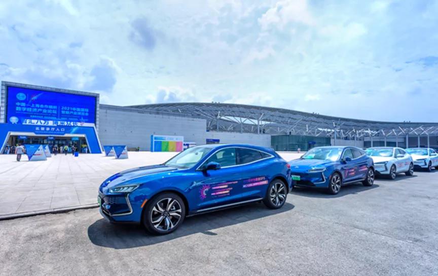 SERES vehicles serving at Smart China Expo 2021 - Foto SERES