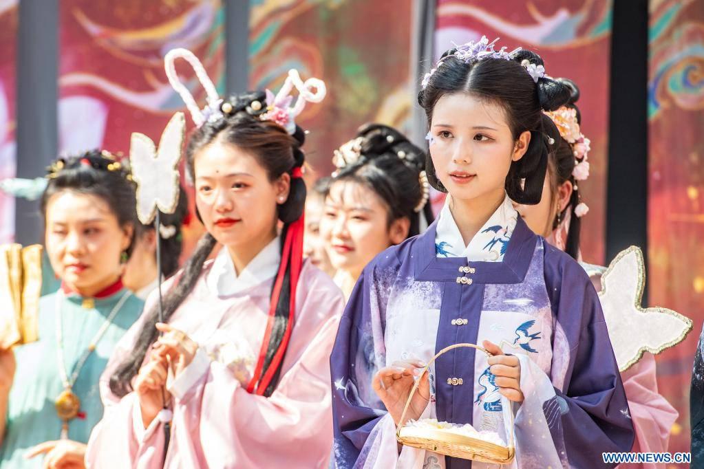 El Hanfu y la moda tradicional en China. (Foto: Xinhua)