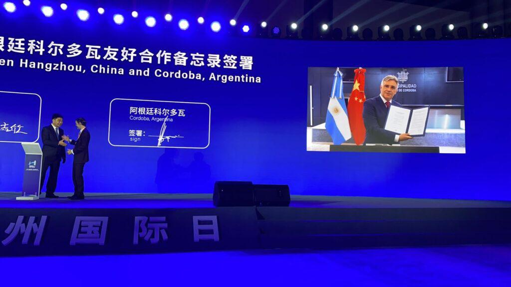 Firma de hermanamiento con Hangzhou - Foto EnlaceInformativo
