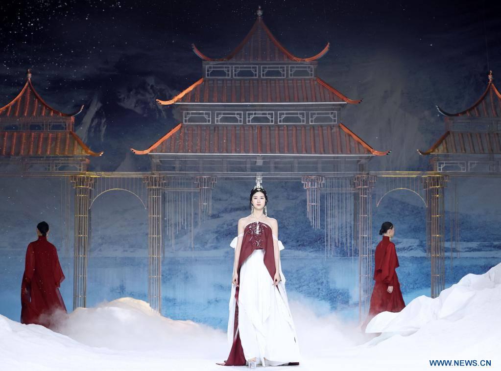 Semana de la Moda de China 2021 en Beijing (Foto:Xinhua)