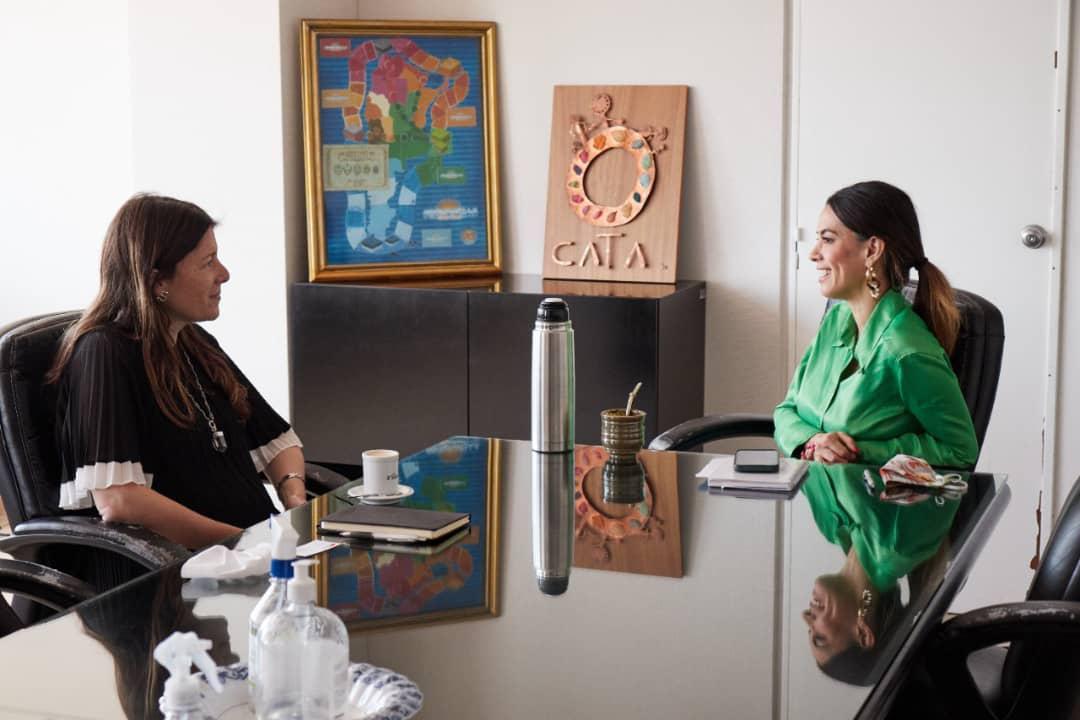 Alejandra Conconi y Yanina Martínez