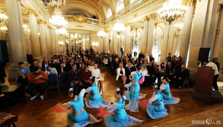 La Legislatura de la Ciudad de Buenos Aires declaró “Personalidad Destacada” a Chen Jing.