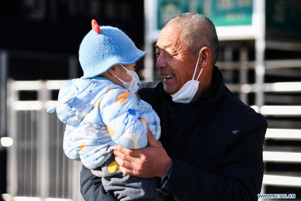 Reencuentros por el Festival de Primavera en China (Foto Xinhua) 10