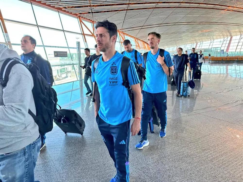 Lionel Scaloni y el cuerpo técnico de la Selección llegaron a China. (Foto: Prensa AFA)