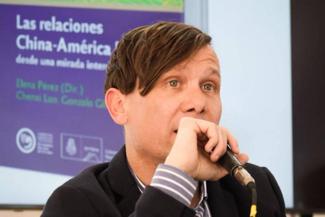 Presentación en la Feria del Libro de Córdoba con Gonzalo Ghiggino. (Foto: Instagram/@unceditorial)