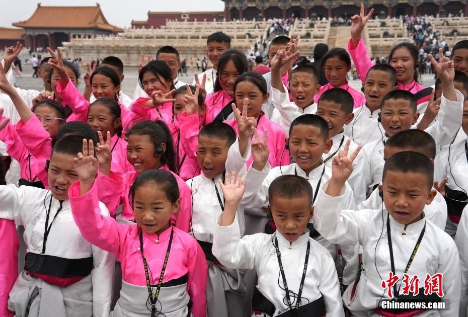 Niños tibetanos viajaron a Beijing y fueron homenajeados en el Estadio de los Trabajadores. (Foto: China News)