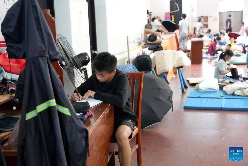 Evacuados por Tifón en China (Foto: Xinhua) Evacuados por Tifón en China (Foto: Xinhua)