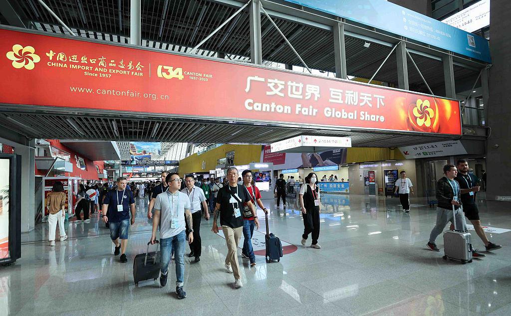 La Feria de Cantón reúne a más de 28 mil expositores en formato presencial y virtual (Foto: CGTN)