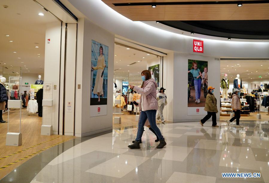 Shopping (Xinhua/Mu Yu)