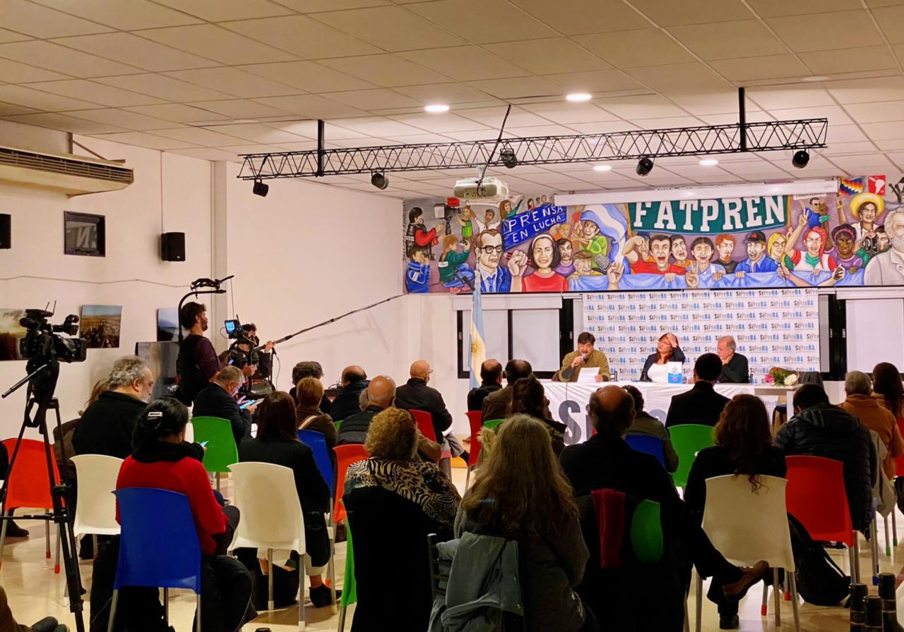 El Libro Blanco y Celeste