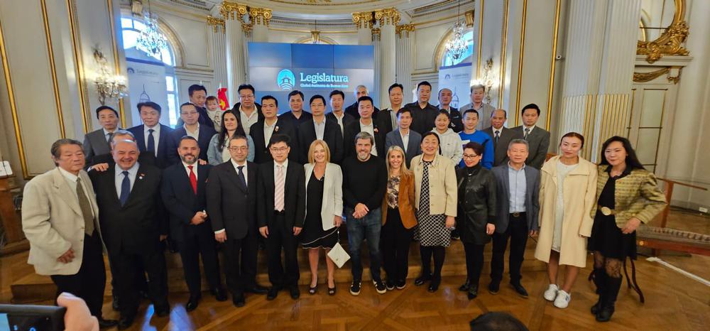 La Legislatura de la Ciudad de Buenos Aires declaró “Personalidad Destacada” a Chen Jing.