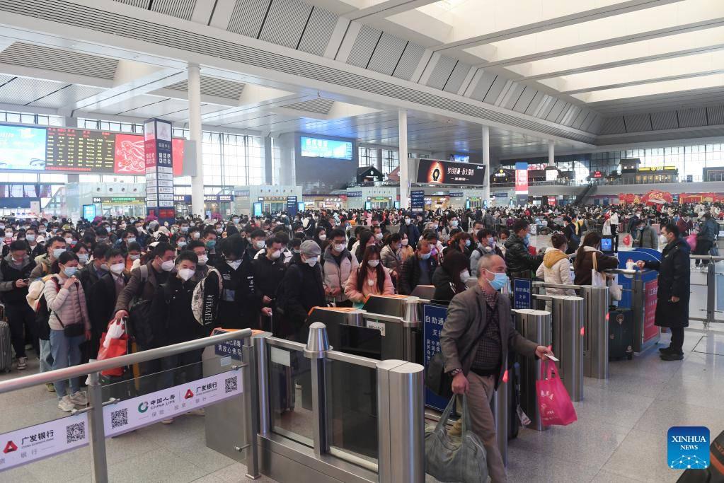 China ve aumento de viajes al concluir vacaciones de Festival de Primavera. (Foto: Xinhua)