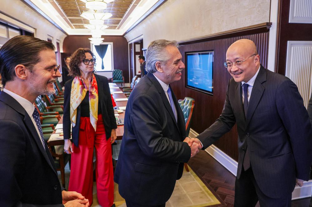 Alberto Fernández se reunió con empresarios chinos. (Foto: Casa Rosada)