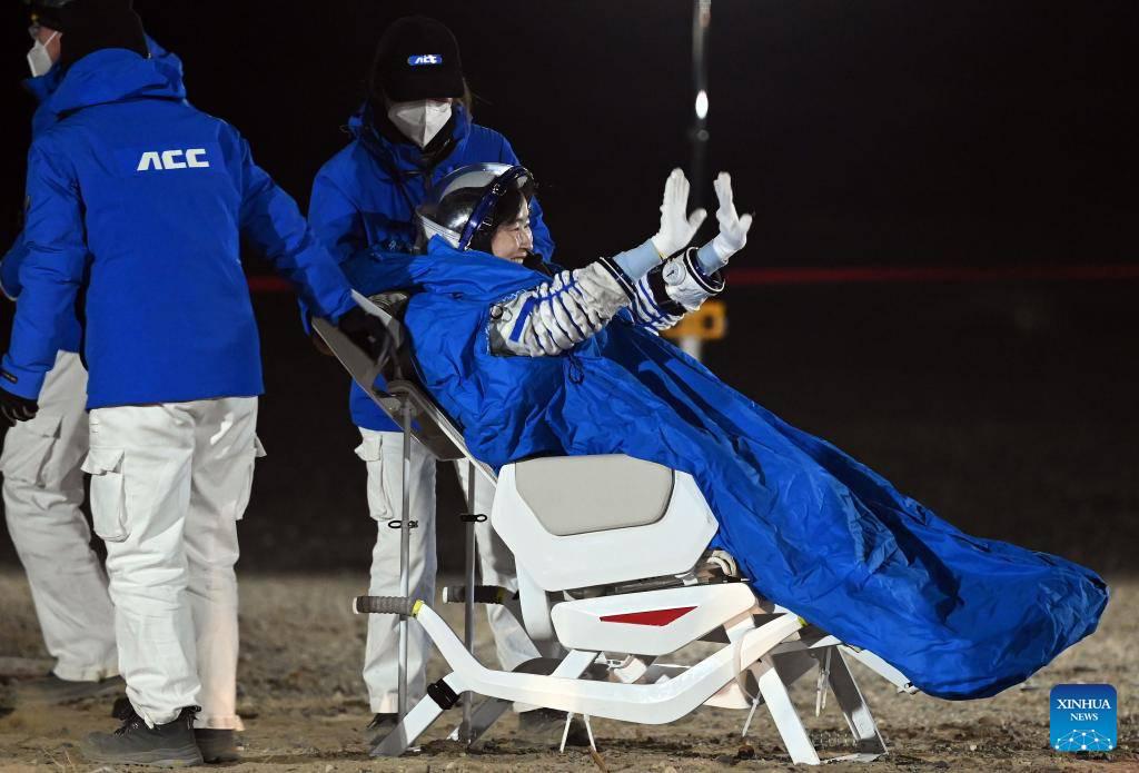 Luego de seis meses, los astronautas de la misión Shenzhou-14 regresaron a China. (Foto: XInhua)