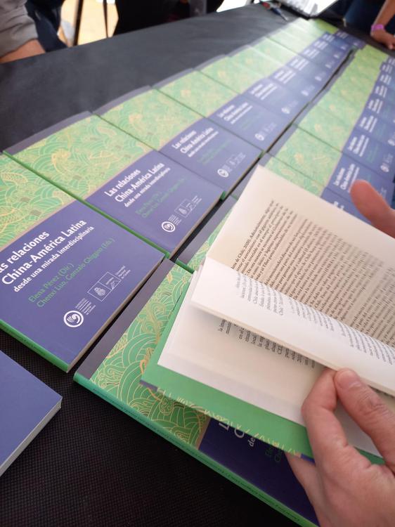 Presentación en la Feria del Libro de Córdoba con Gonzalo Ghiggino (2)