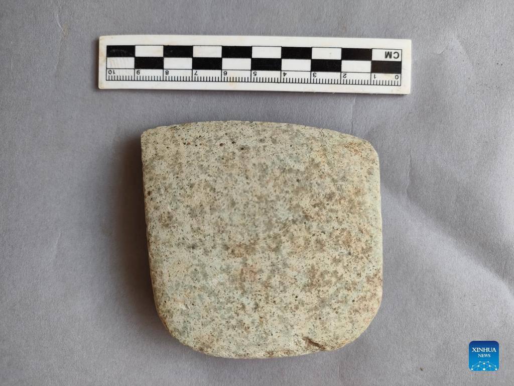 Artefacto de piedra (1)