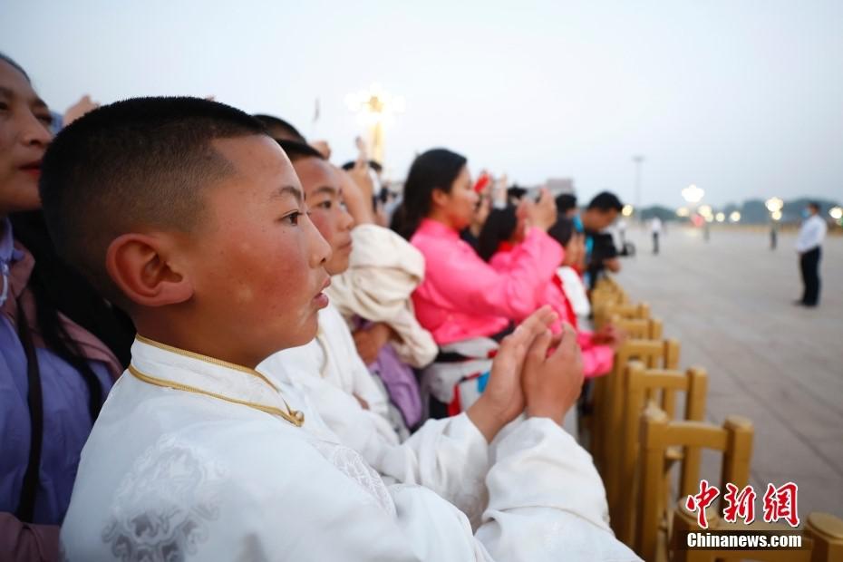 Niños tibetanos viajaron a Beijing y fueron homenajeados en el Estadio de los Trabajadores. (Foto: China News)