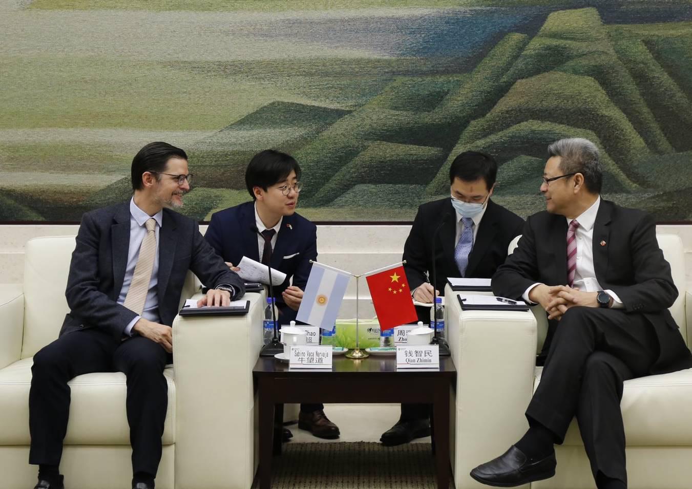 Sabino Vaca Narvaja, cooperación nuclear