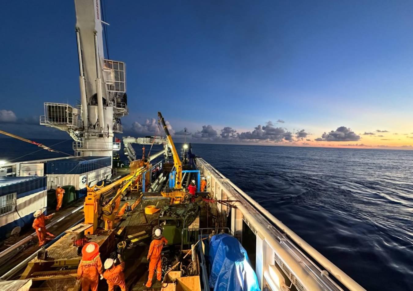 planta de energía térmica oceánica