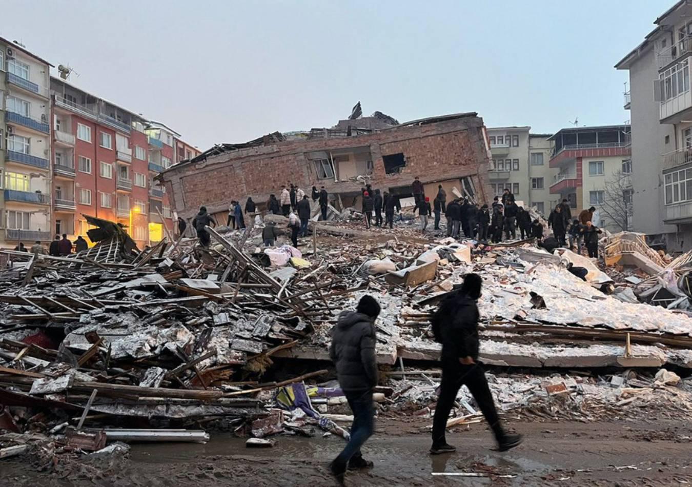 El sismo en Turquía dejó miles de muertos. (Foto: Xinhua)