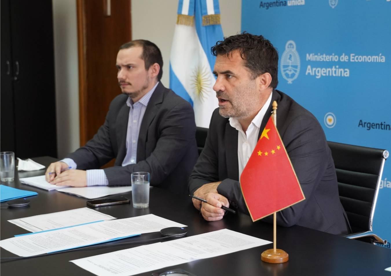 Dario Martinezs energia reunion Zou Xiaoli (1)