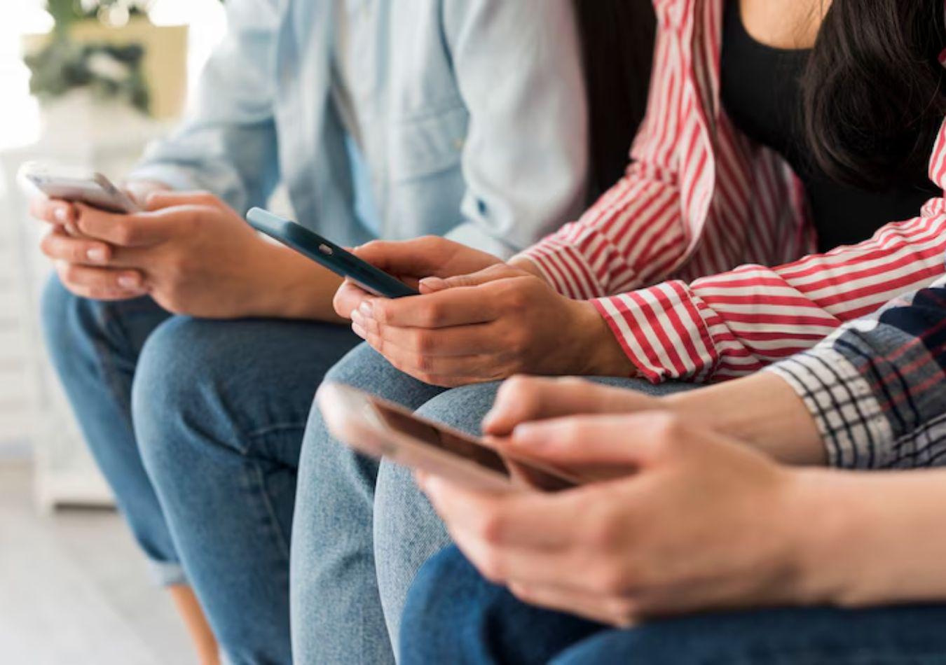 teléfonos - Imagen ilustrativa (Foto: Freepik)