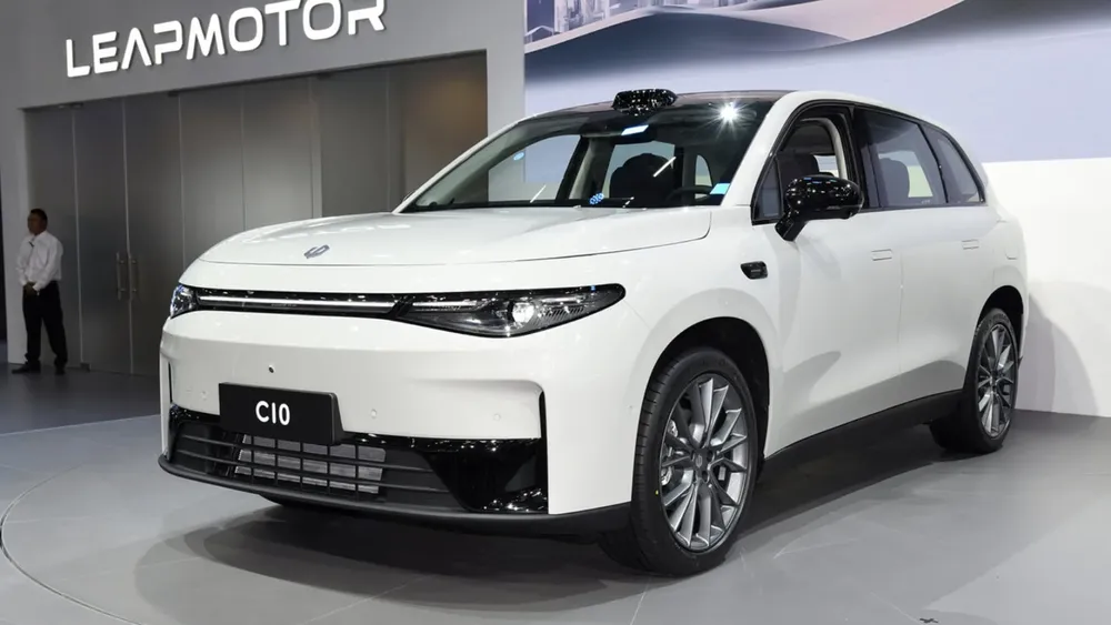 Leapmotor-C10-reveals-530-km-of-range-CNC