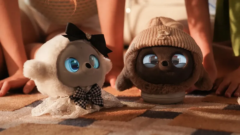 AI-pet-robot-designed-by-Ropet-featured