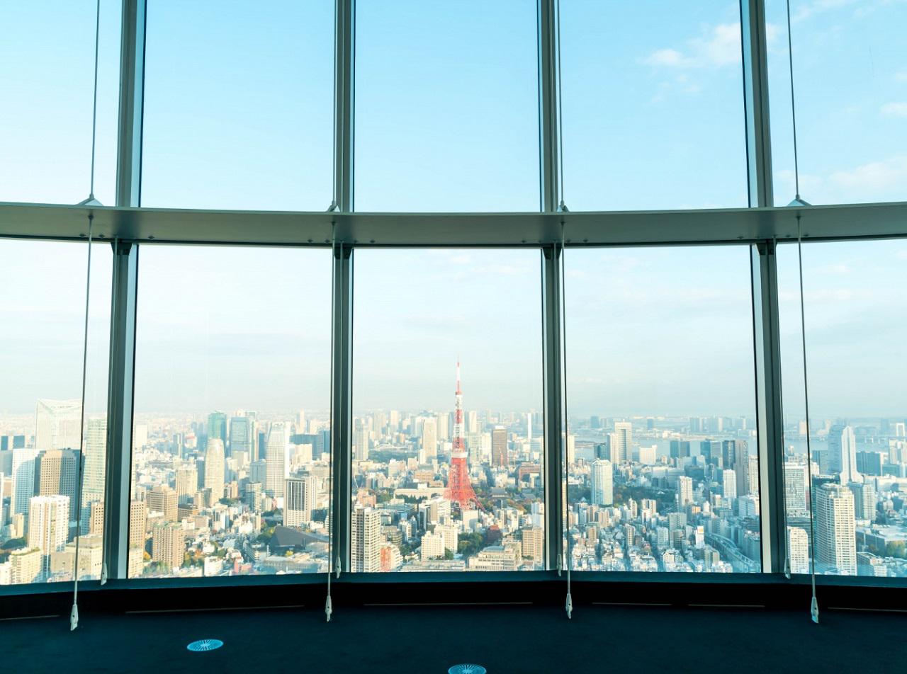 Ventanas de edificio - Foto Freepik autoria topntp26