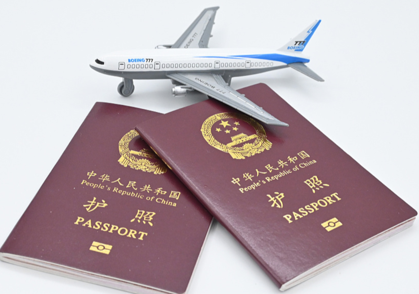 Pasaportes y visas. (Foto: CGTN)