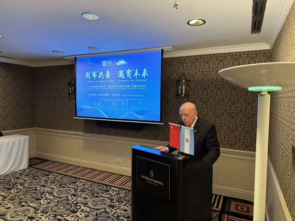 CHARLA-CONSEJO-ARG-CHIN-ERNESTO-3-1024x768