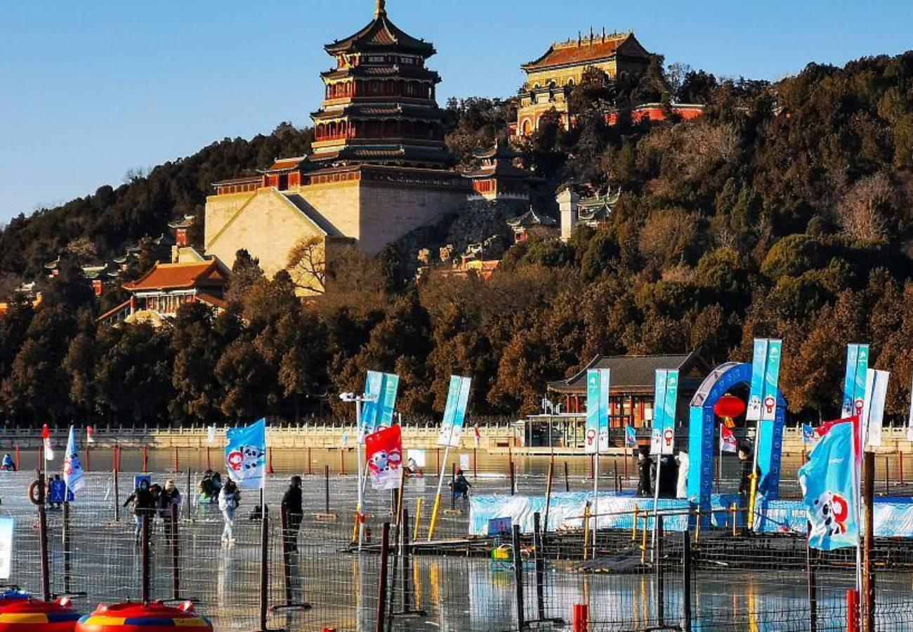 Pista de hielo en Palacio de Verano por Juegos Olímpicos