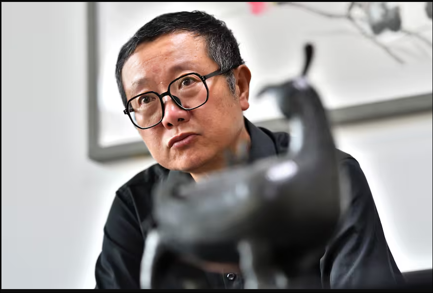 La serie se basa en la novela del autor chino Cixin Liu. 