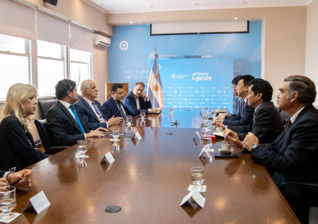 El gobierno argentino avanza en un acuerdo con la empresa china Norinco. (Foto: Prensa Ministerio de Defensa)