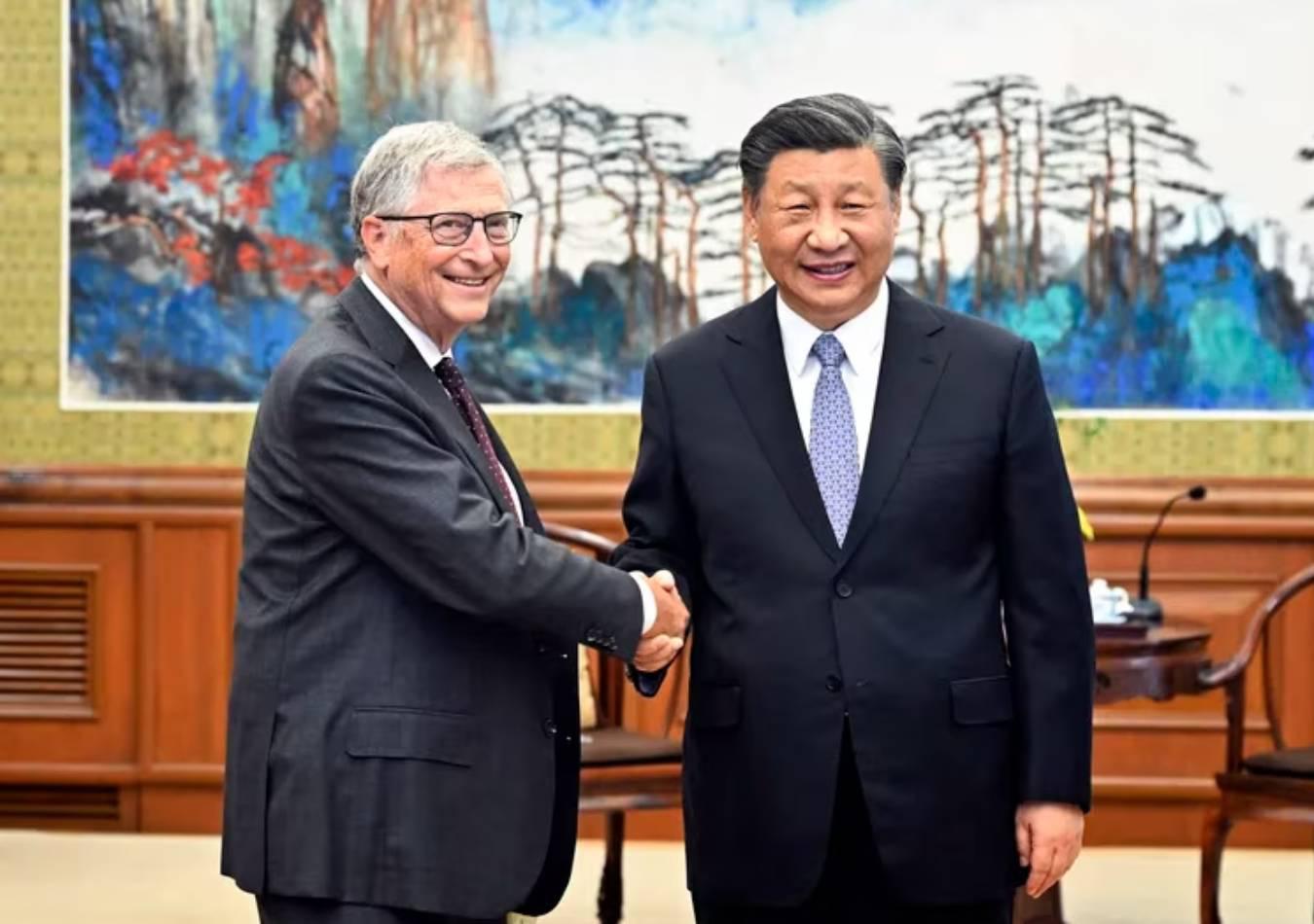 Bill Gates y Xi Jinping en Beijing. (Foto:Yin Bogu/Xinhua)