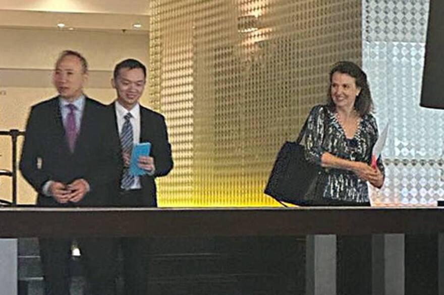 Mondino y Wang Wei. (Foto: La Nación)