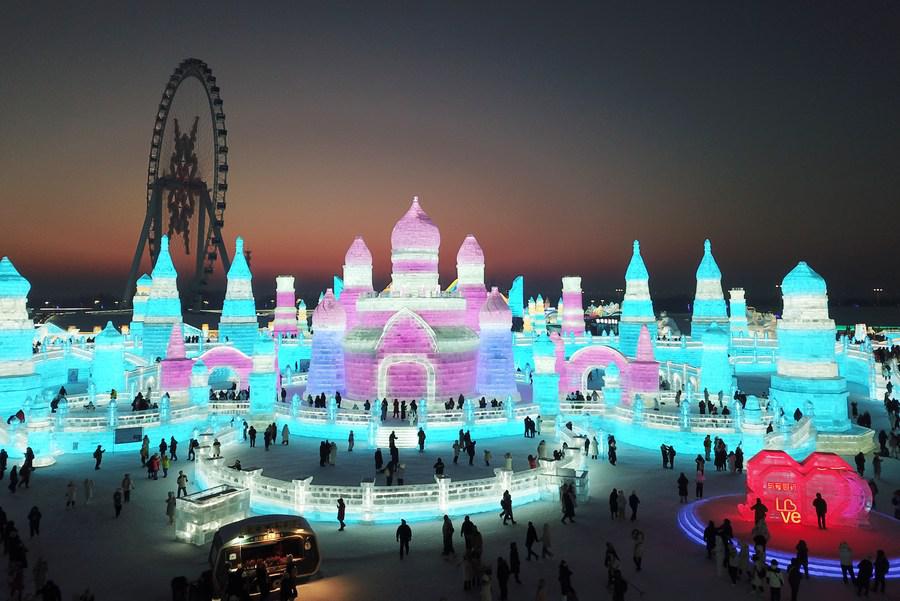 Harbin, la "ciudad de hielo" de China, atrae un récord de turistas. (Foto: Xinhua)