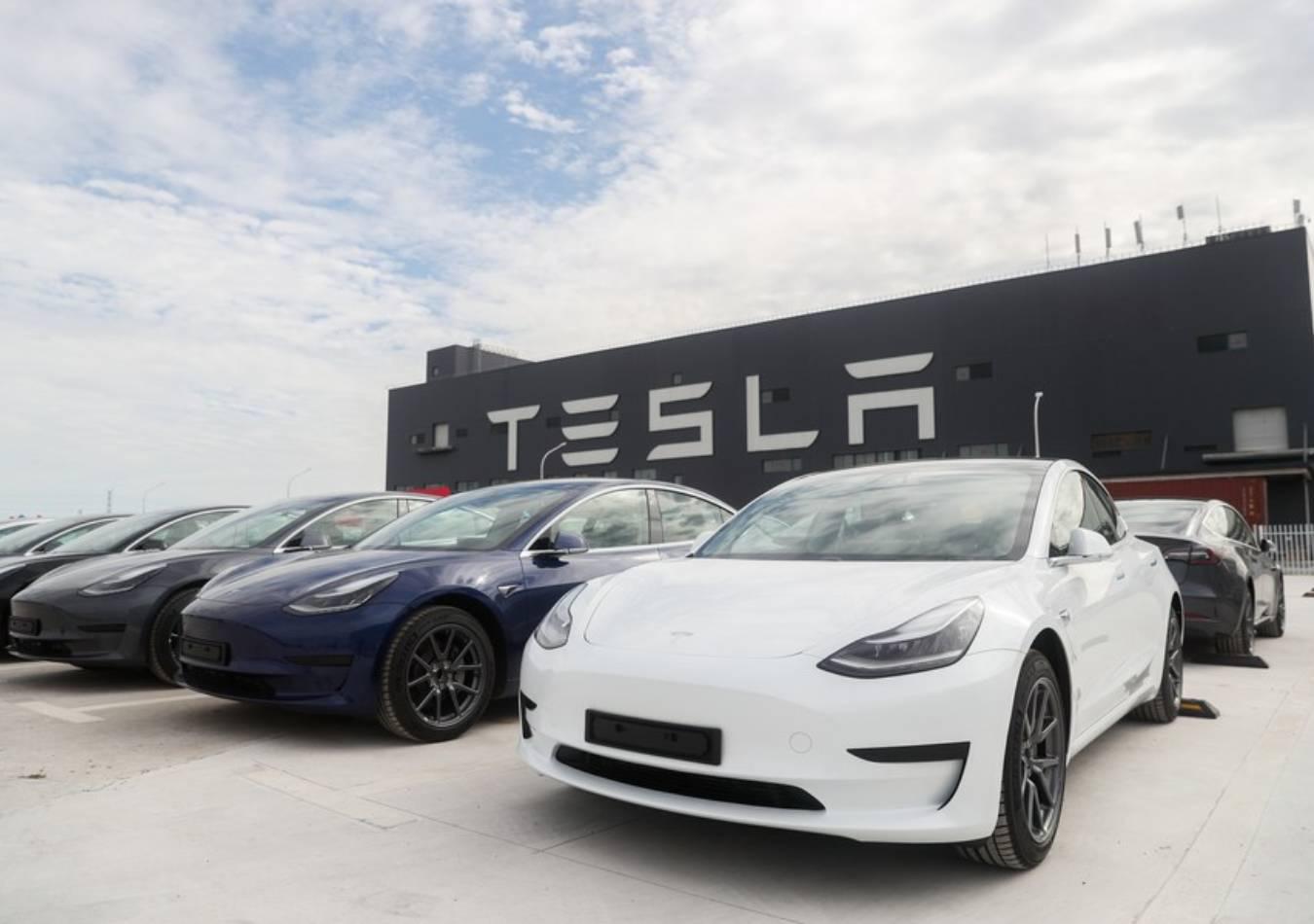 tesla autos (1)