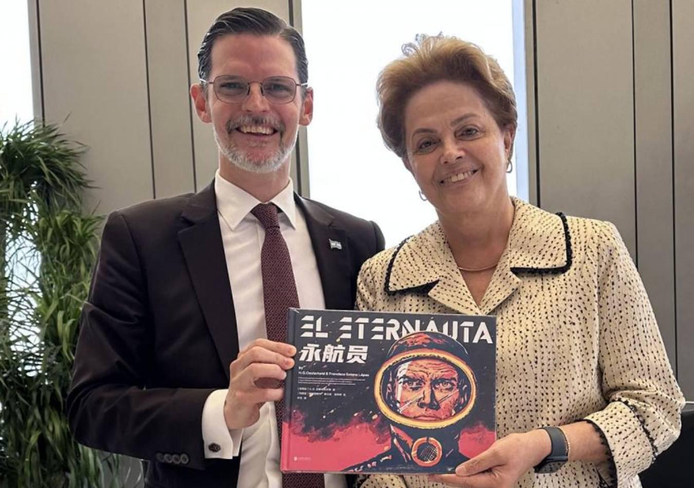 Vaca Narvaja y DIlma Rouseff. (Foto: Prensa Embajada)