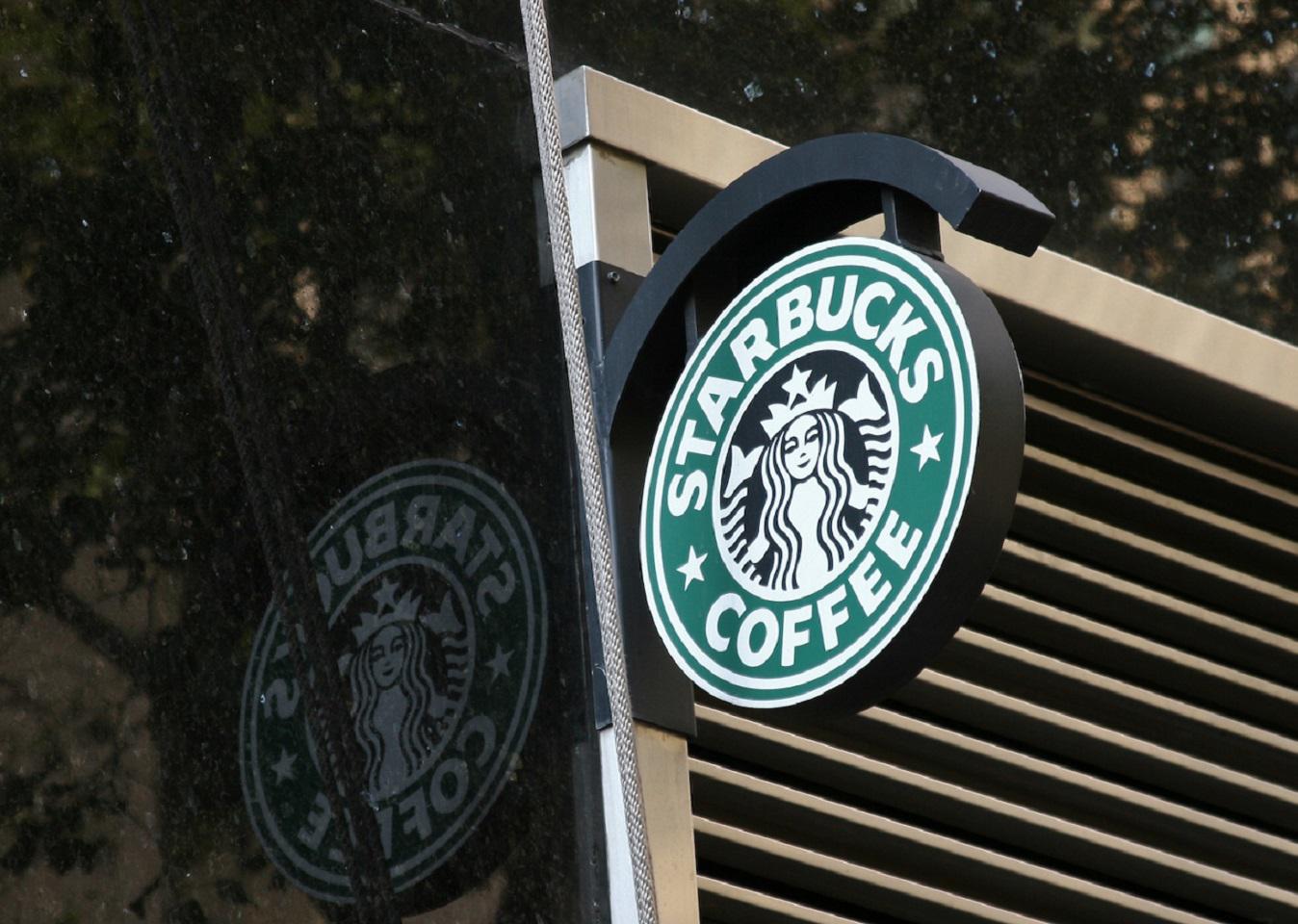 Starbucks_reflected_logo