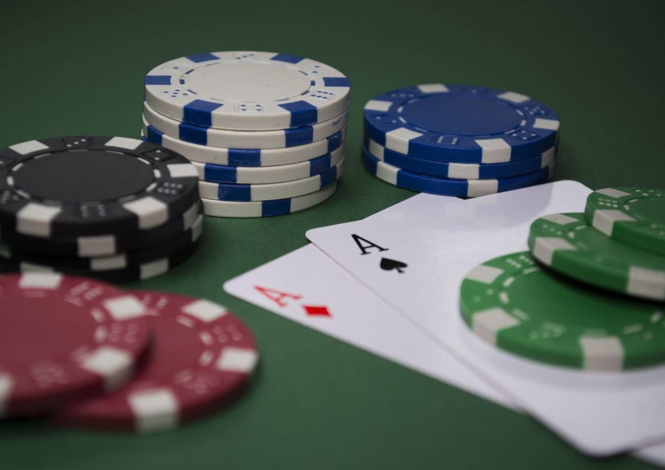 poker-g0bdbf7dd5_1920 (1)