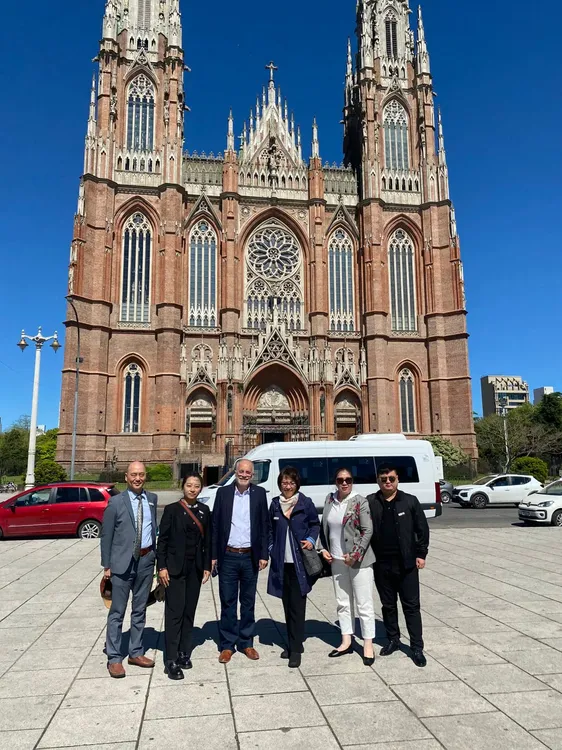 b74c2398-6889-5493-2398-940652a51cf1