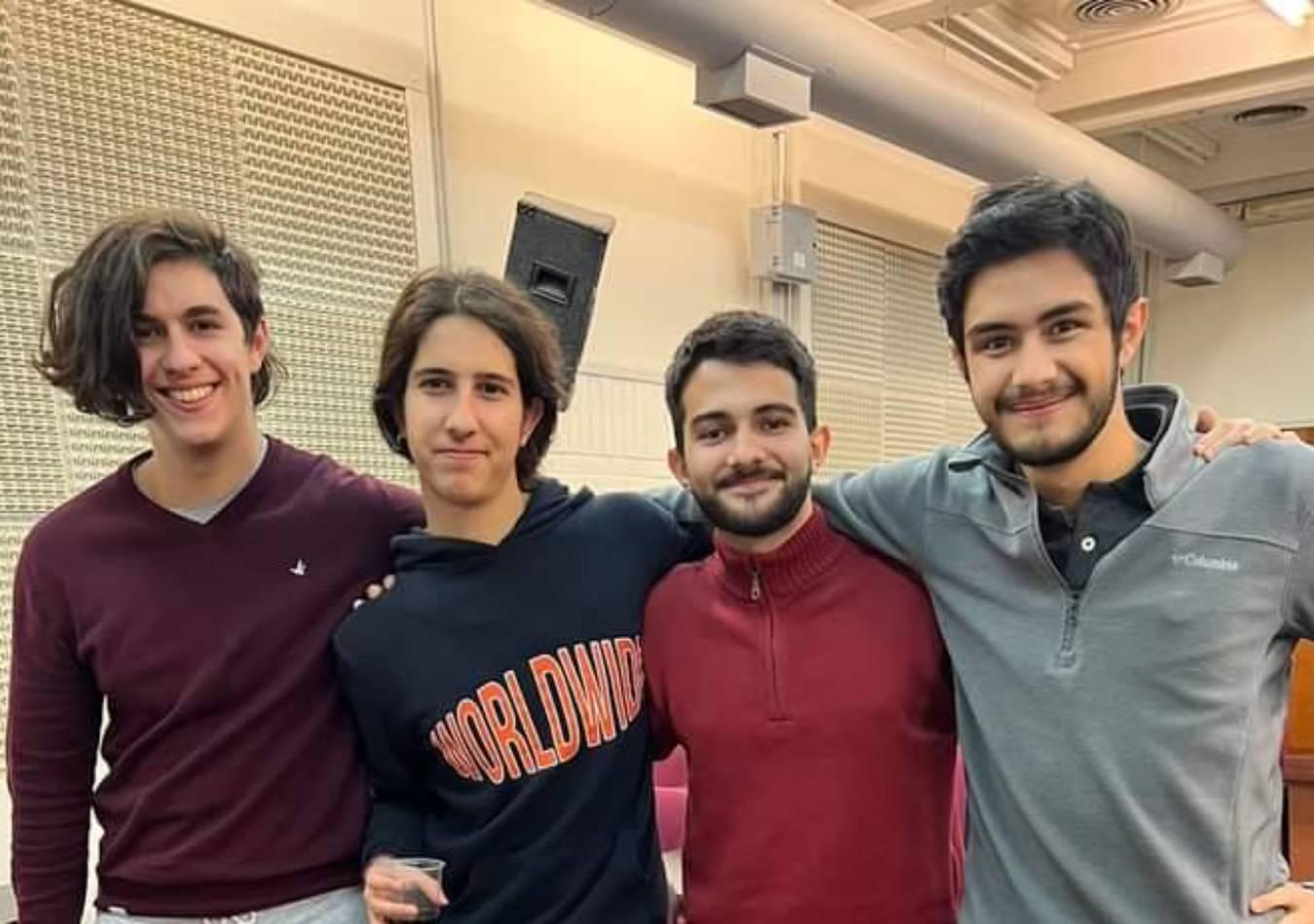 Jóvenes argentinos que ganaron la Olímpiada en China.