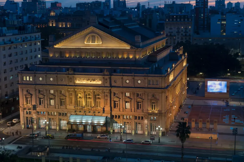 frente-teatro-colon