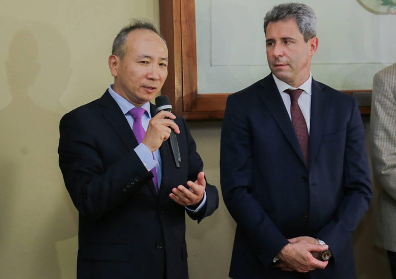El embajador de China se reunió con el gobernador de San Juan. (Foto: Prensa)